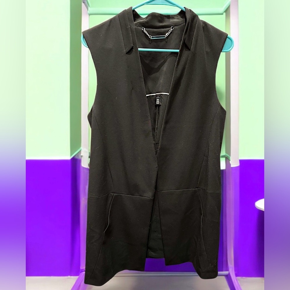 White House black market Elegant Vest blazer sleeveless with pockets size 6
